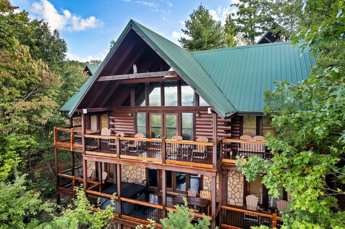 Cabin nestled in the Smoky Mountain forest